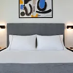 Apartment L Residences &